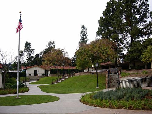 St. Mary’s School  圣瑪麗中學