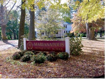 瑪麗安娜波麗慈高中Marianapolis Preparatory School