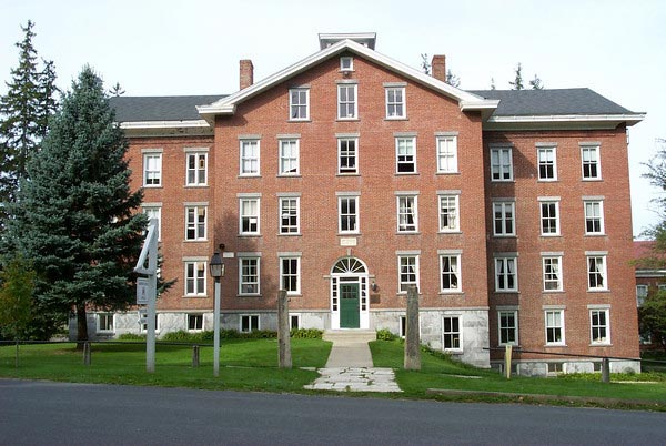 達羅高中Darrow School