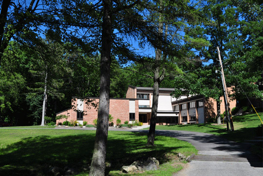 拉路米亞中學(xué) La Lumiere School