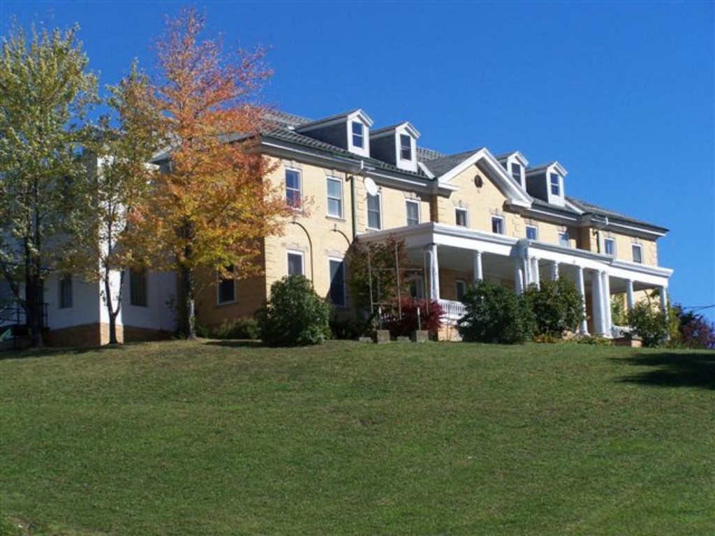 Bishop Carroll Catholic High School主教卡羅天主高中