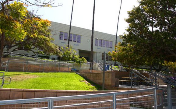 Crossroads School克羅斯洛的學(xué)校