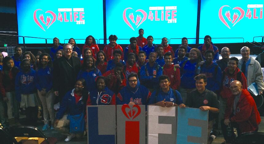 Junipero Serra High School尤尼佩羅塞拉高中(加迪納)