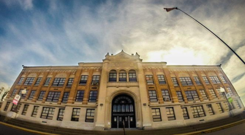 羅杰貝肯高中 Roger Bacon High School