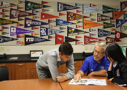 Divine Savior Academy 迪萬塞維爾學(xué)院