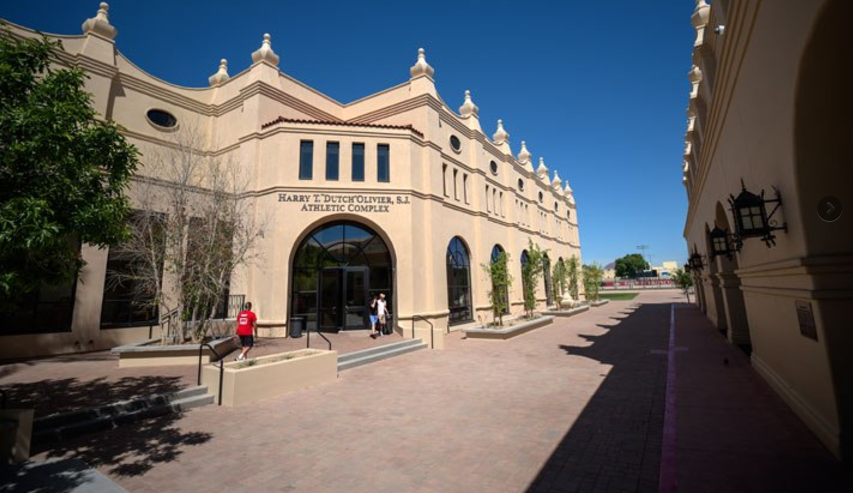 布羅菲大學(xué)預(yù)科高中 Brophy College Preparatory High School