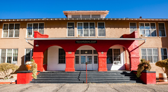 Menaul School  盟諾中學(xué)