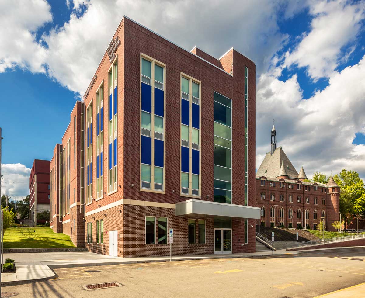 Central Catholic High School  中央天主高中