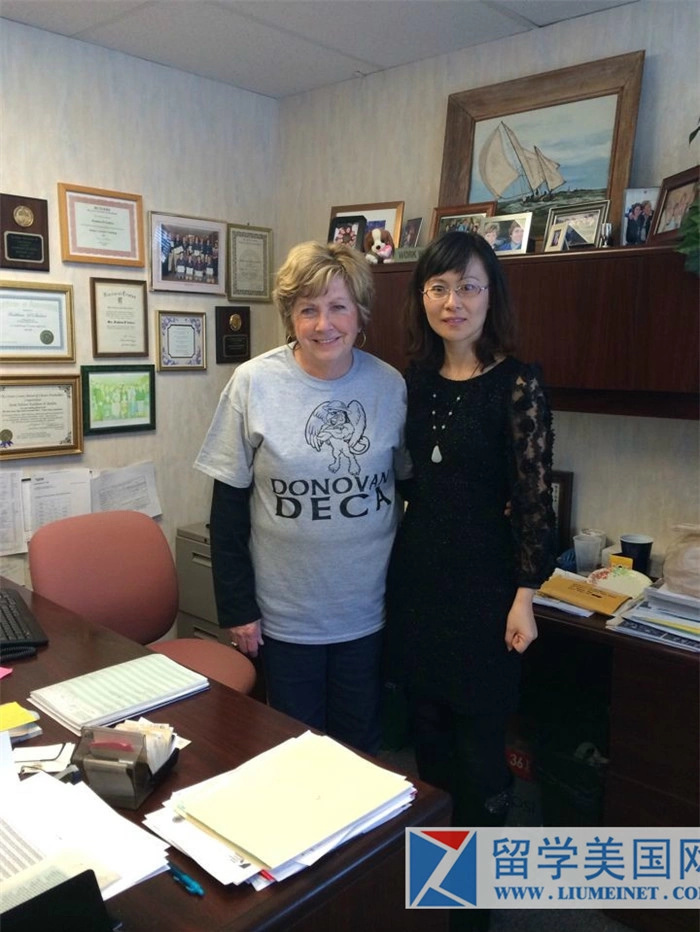 多諾萬(wàn)天主教高中  Donovan Catholic High School