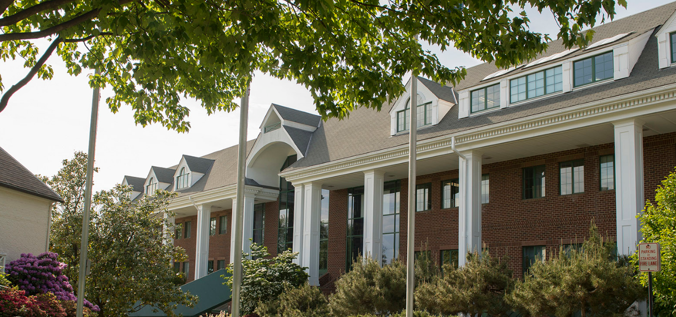 弗林特山學(xué)校  Flint Hill School