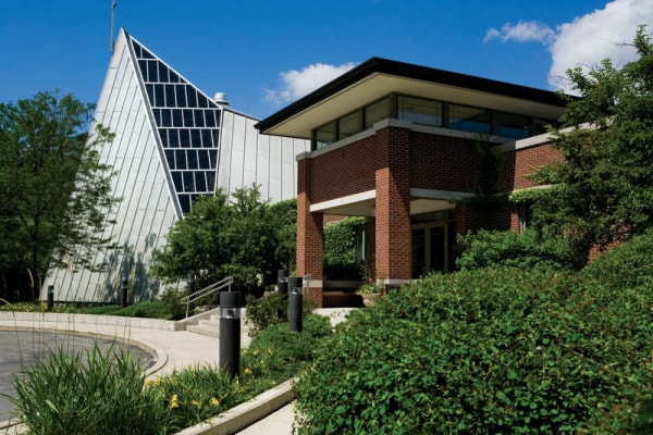 Woodlands Academy of the Sacred Heart  伍德蘭茲圣心學院