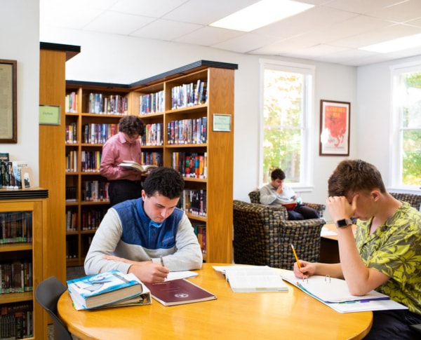 The Woodhall School  伍德霍爾中學