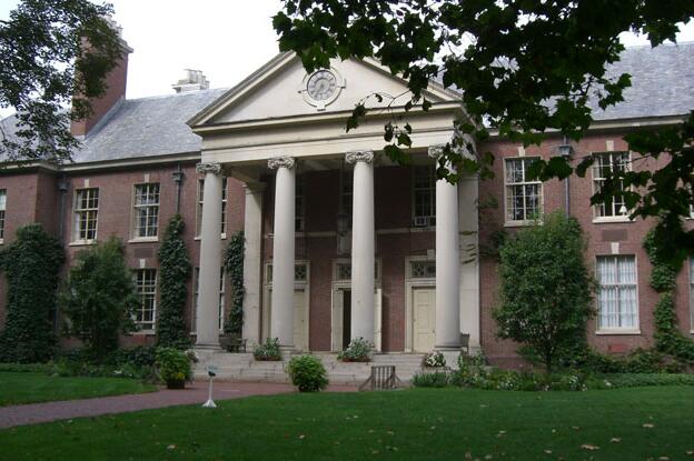 迪爾菲爾德學(xué)院