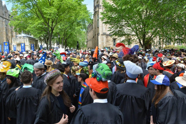 美國耶魯大學畢業(yè)季