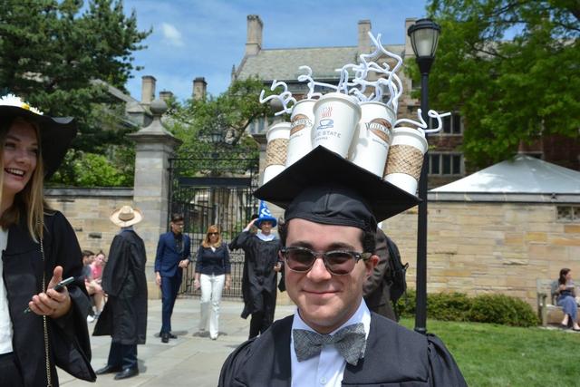 美國耶魯大學畢業(yè)季